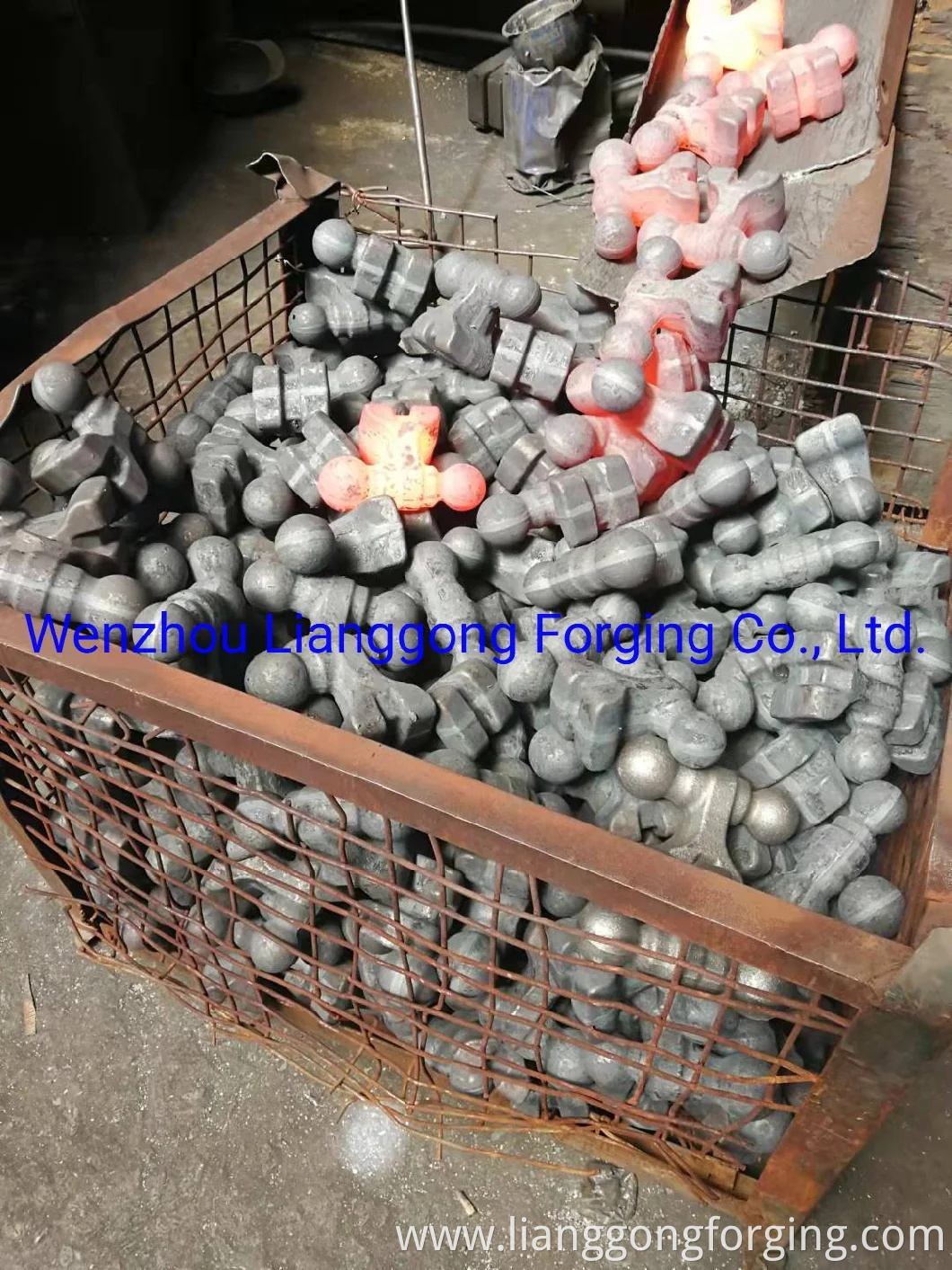 Customized Hot Forging Towball with a Variety of Surface Treatment Process